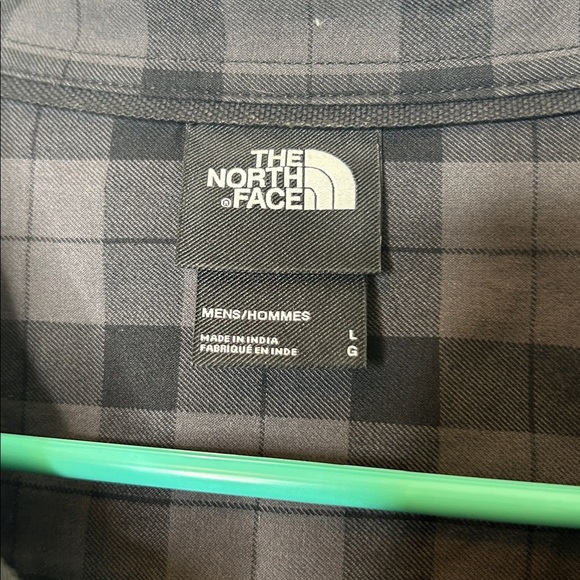 Mens The North Face Button Down Shirt - Picture 2 of 4